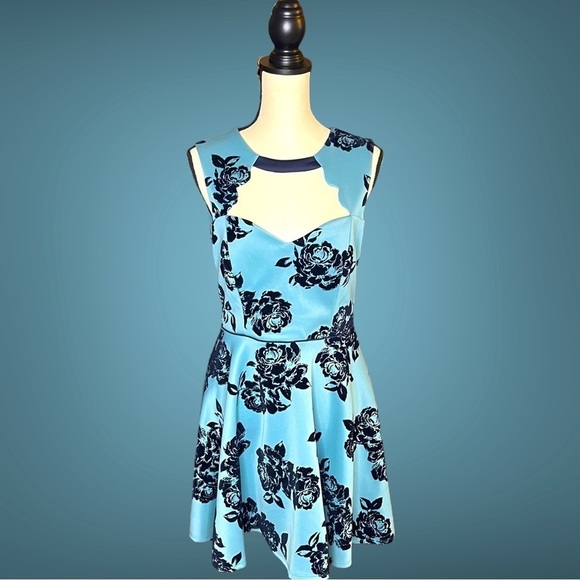 Juniors Jodi Kristopher Sleeveless Dusty Pale Blue Floral Midi Skater Dress SZ 9 - Picture 1 of 10